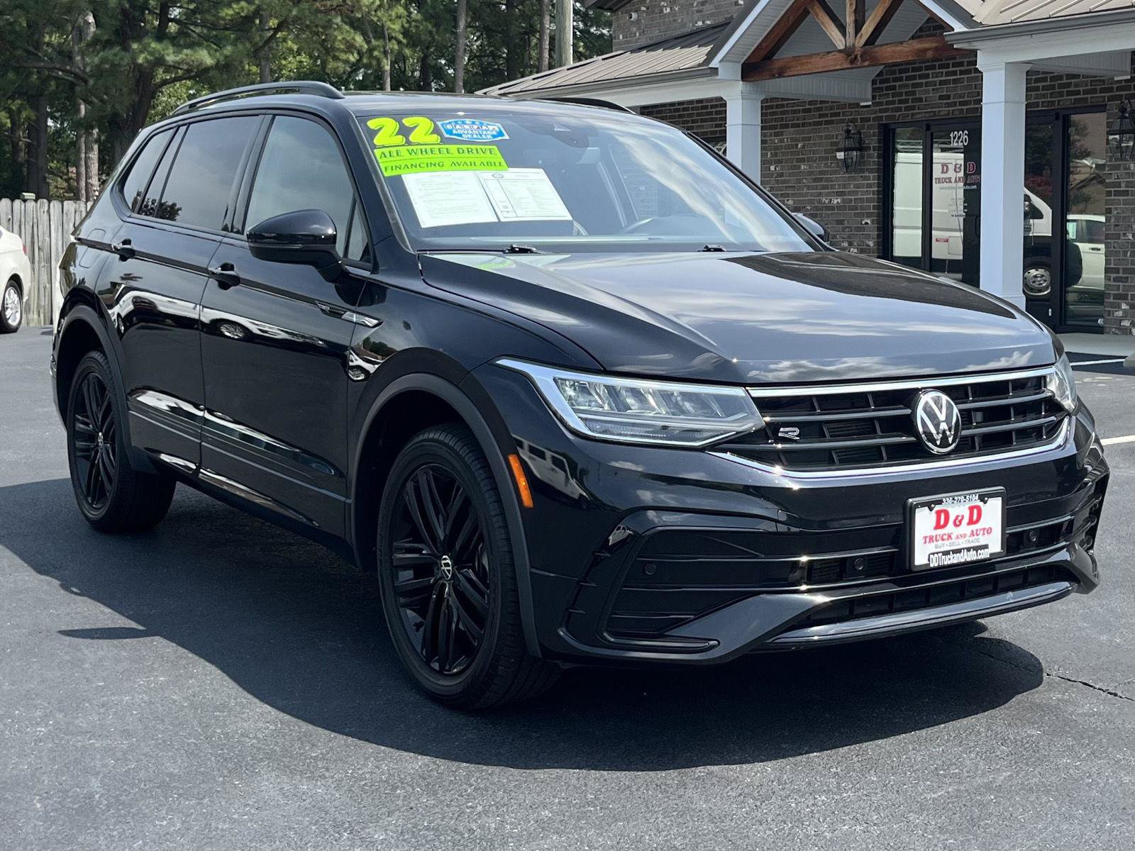 Used 2022 Volkswagen Tiguan SE R-Line AWD/4WD image 37