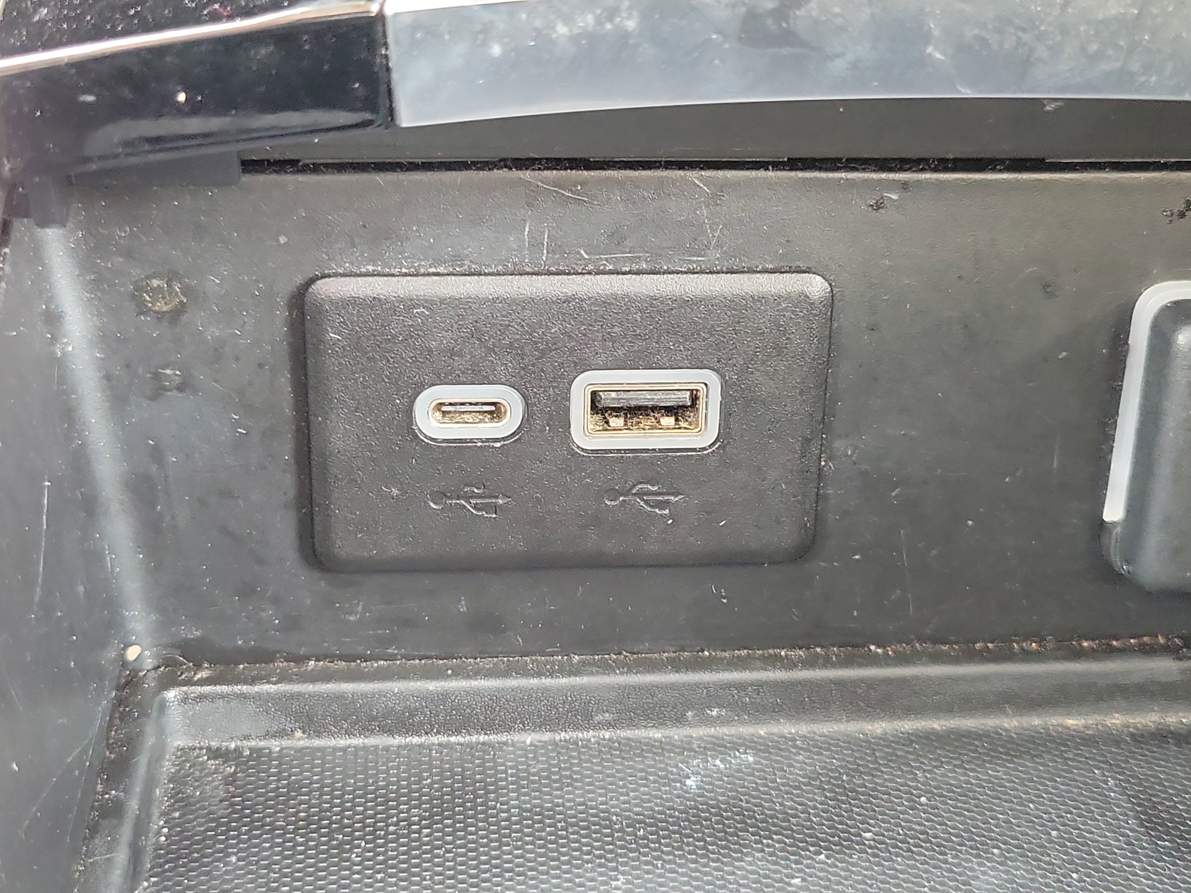 Used 2023 Buick Envision Preferred image 27