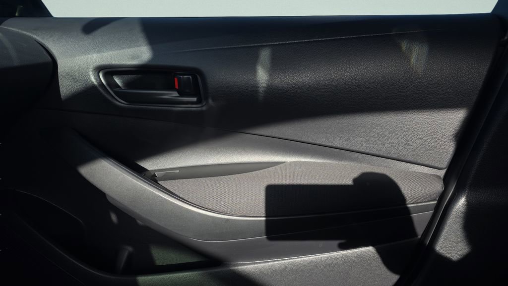Used 2023 Toyota Corolla LE image 21