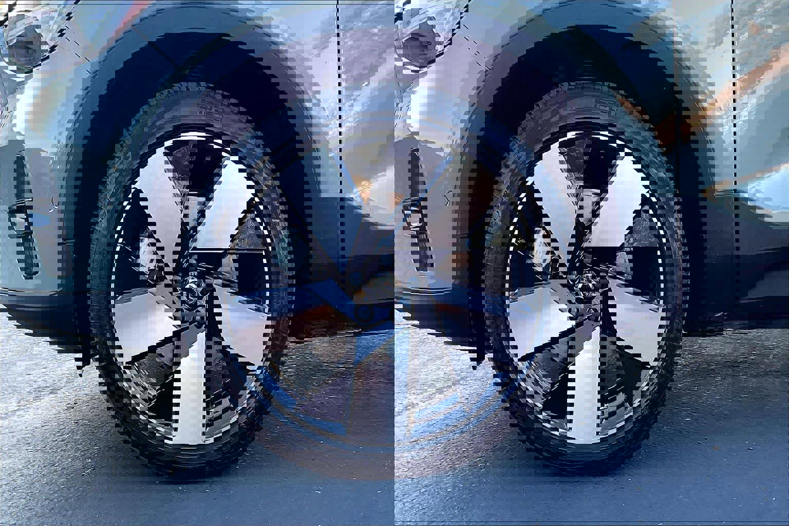 Used 2023 Volvo C40 P8 Recharge Ultimate image 12