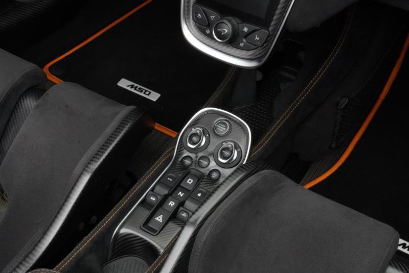 Used 2020 McLaren 600LT Spider RWD image 63