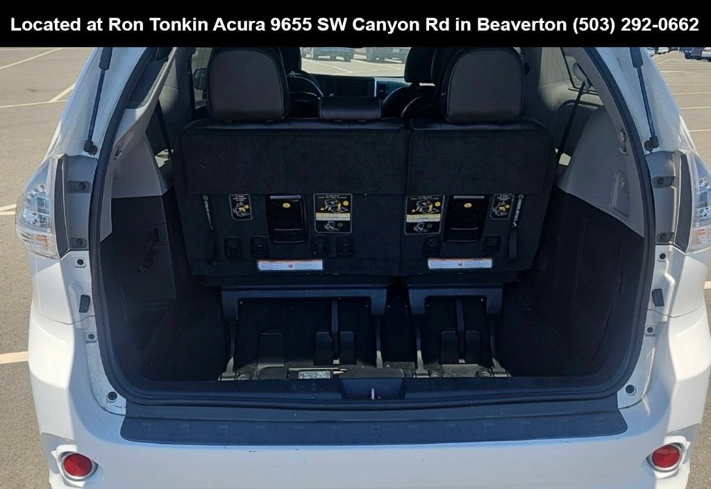 Used 2015 Toyota Sienna SE FWD image 13