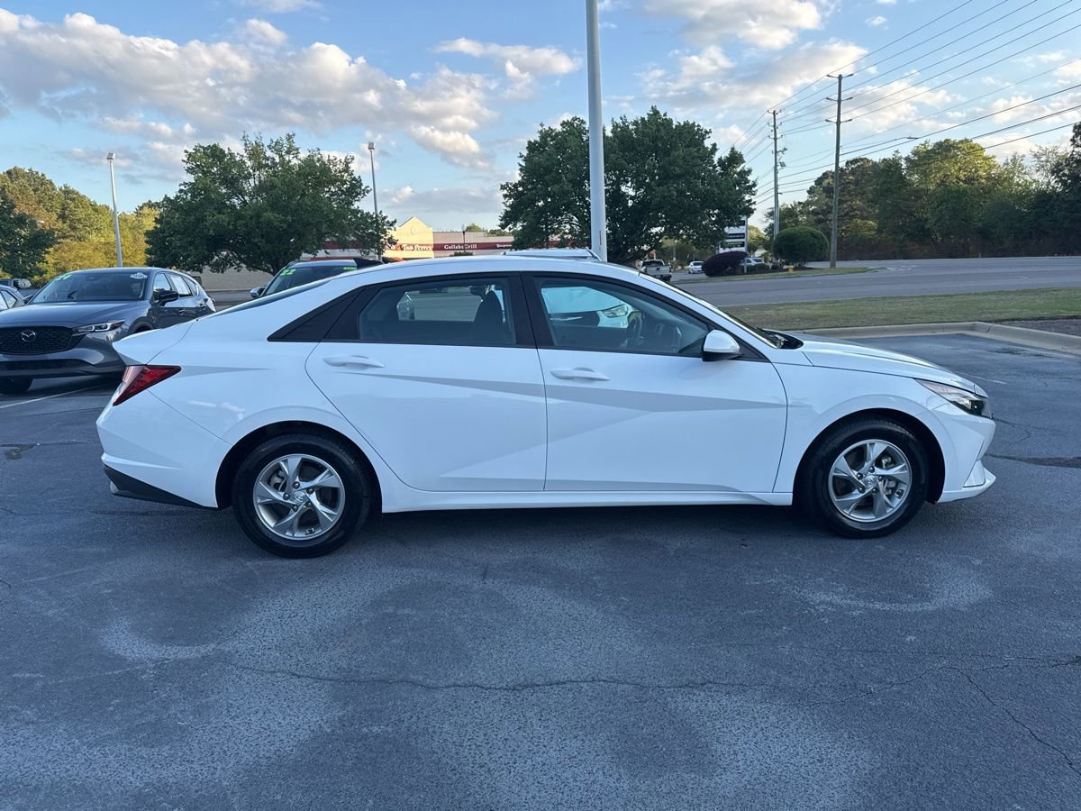 Used 2023 Hyundai Elantra SE image 8