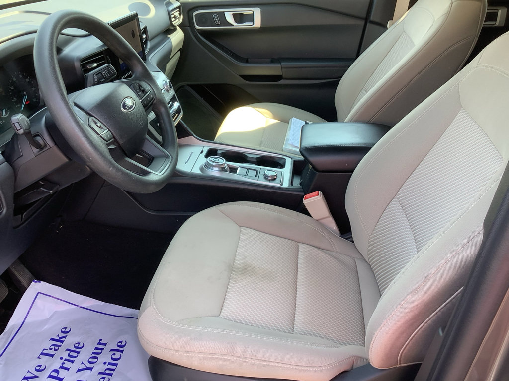 Used 2023 Ford Explorer XLT w/ Equipment Group 202A image 11