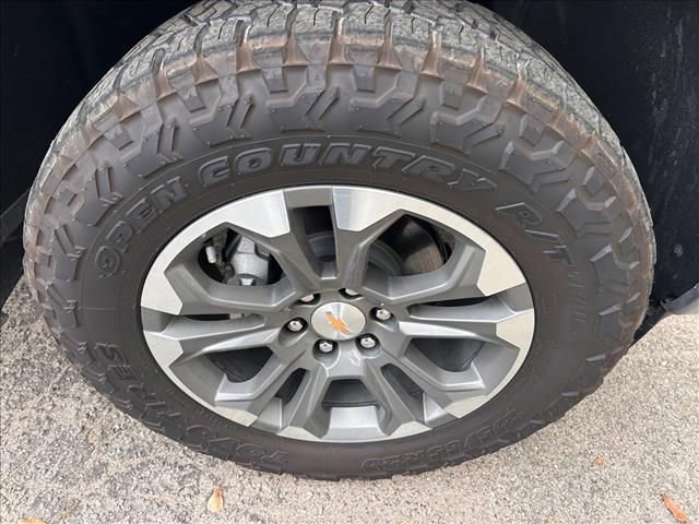 Certified 2025 Chevrolet Silverado 1500 High Country w/ Technology Package image 36