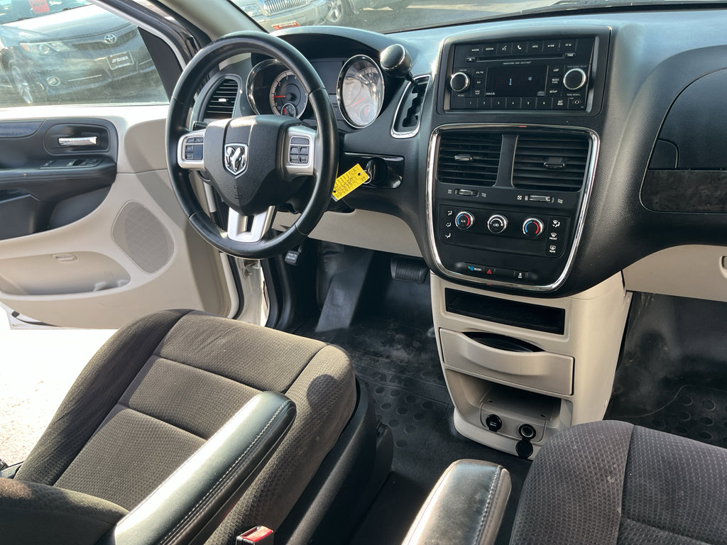 Used 2014 RAM C/V Tradesman w/ UConnect Hands-Free Group image 33