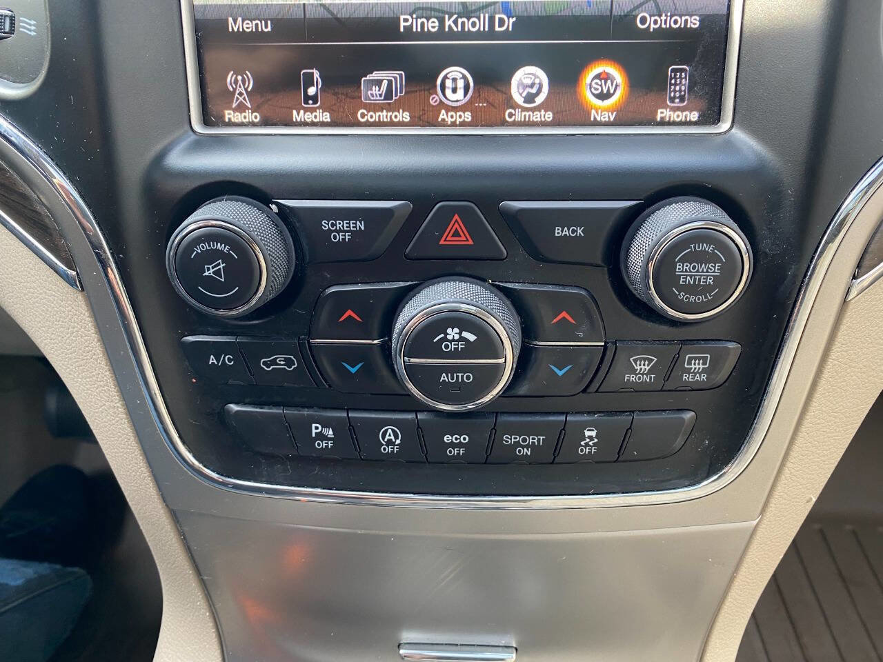 Used 2017 Jeep Grand Cherokee Overland image 41