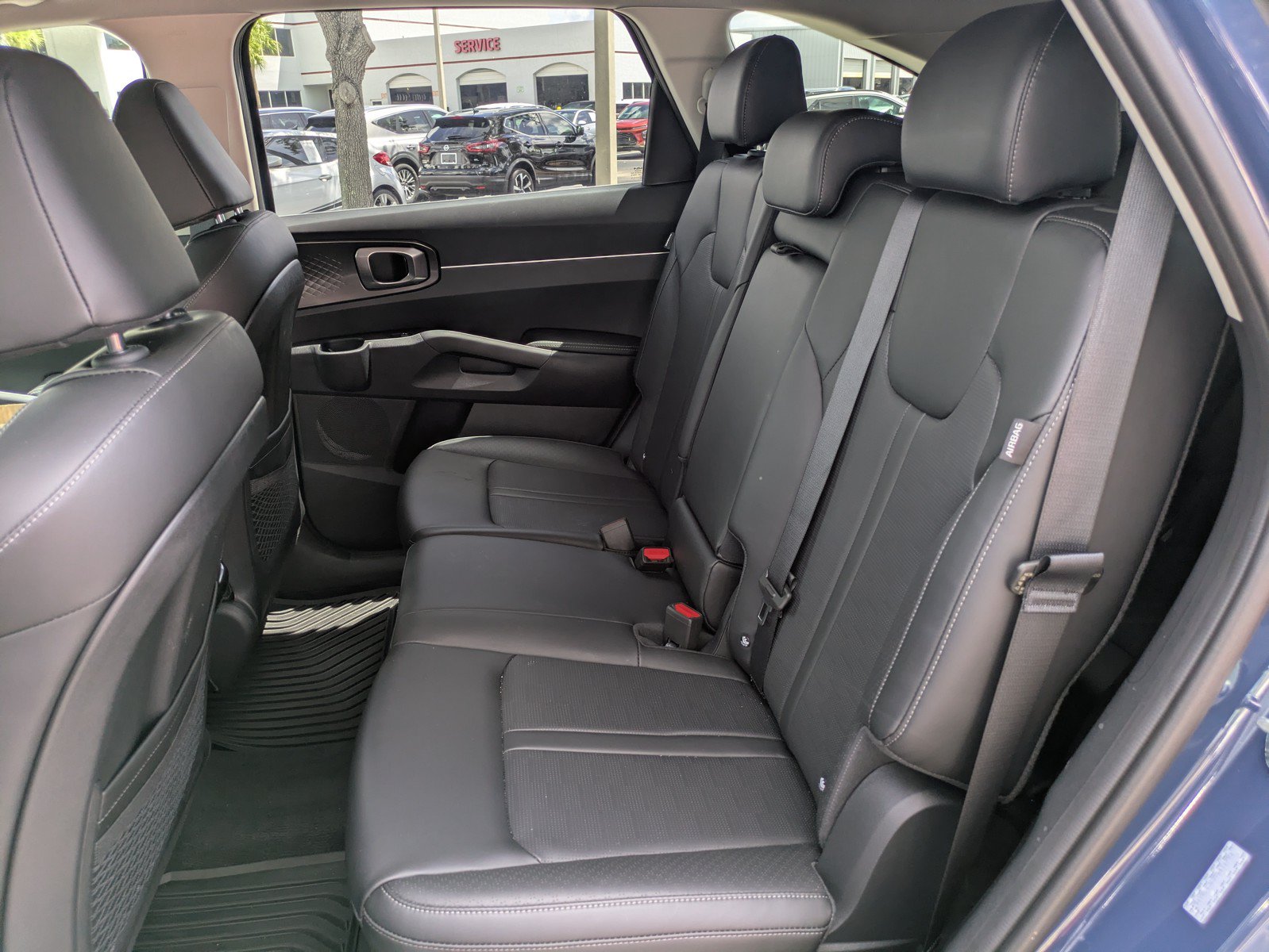 Certified 2026 Kia Sorento S w/ S Panoramic Sunroof Package FWD image 11