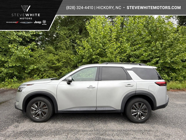Used 2022 Nissan Pathfinder SV