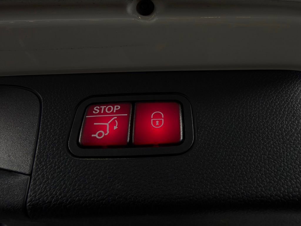 Used 2019 Mercedes-Benz GLC 300 4MATIC image 27