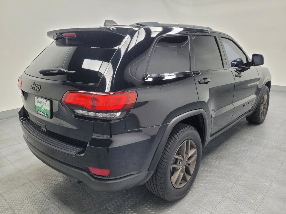 Used 2017 Jeep Grand Cherokee Laredo 75th Anniversary RWD image 9