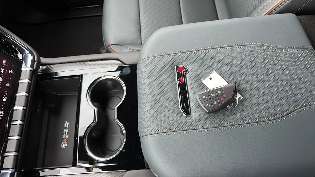 New 2026 GMC Yukon XL AT4 image 19