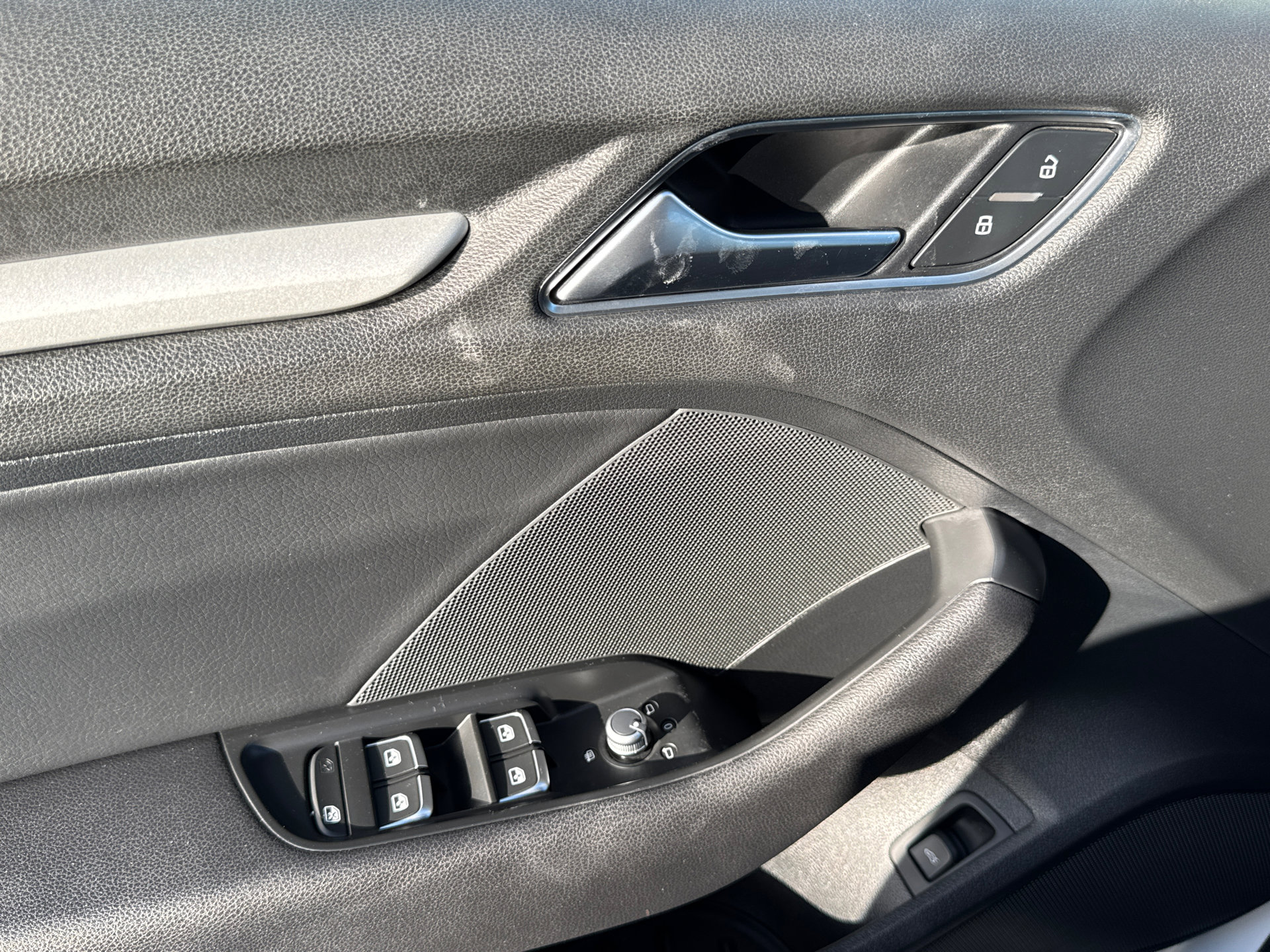 Used 2018 Audi A3 2.0T Premium image 29