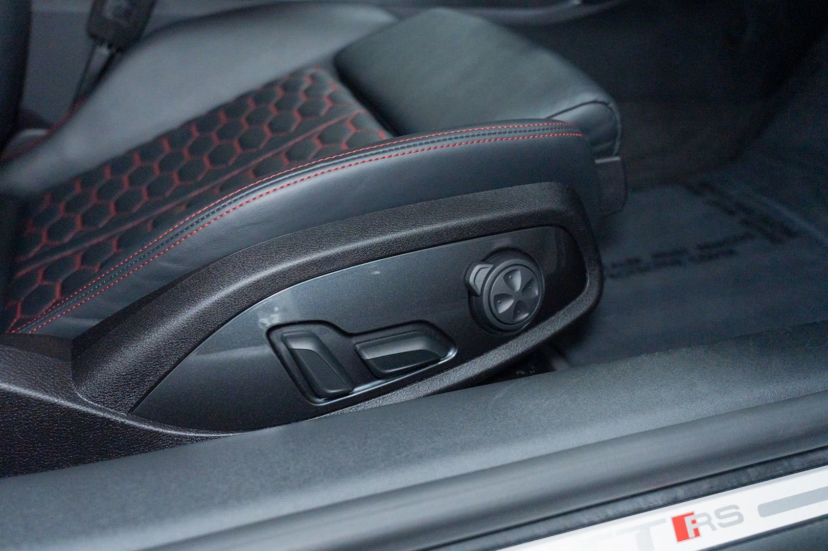 Used 2021 Audi TT RS AWD/4WD image 32