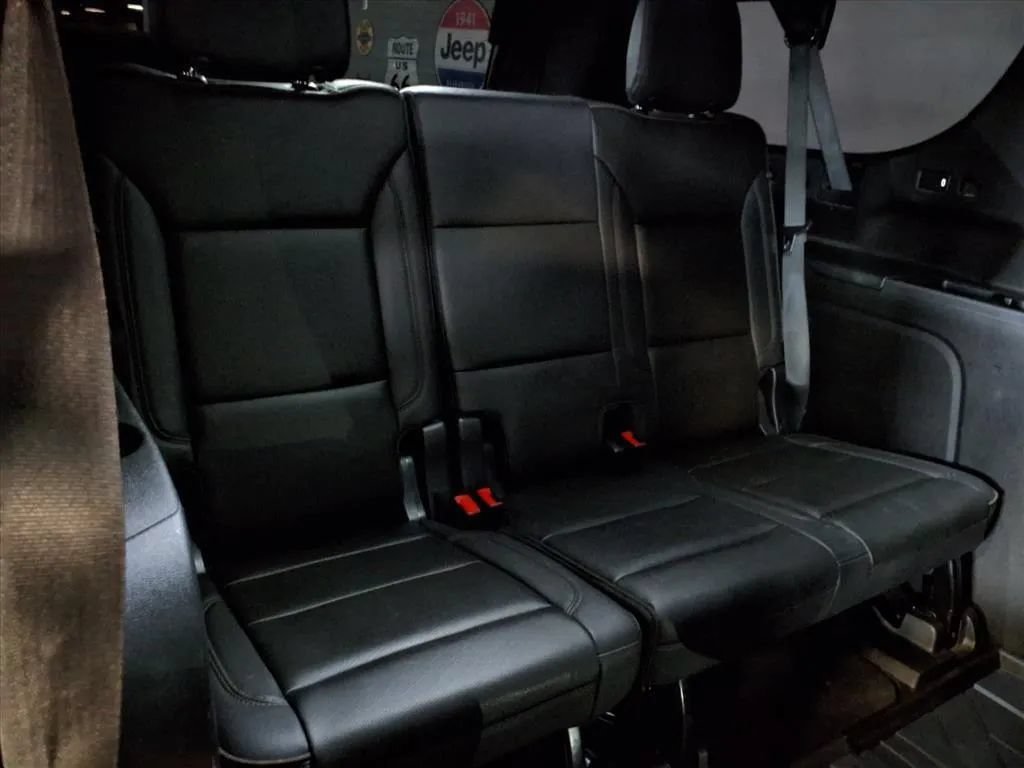 Used 2021 Chevrolet Suburban High Country AWD/4WD image 11