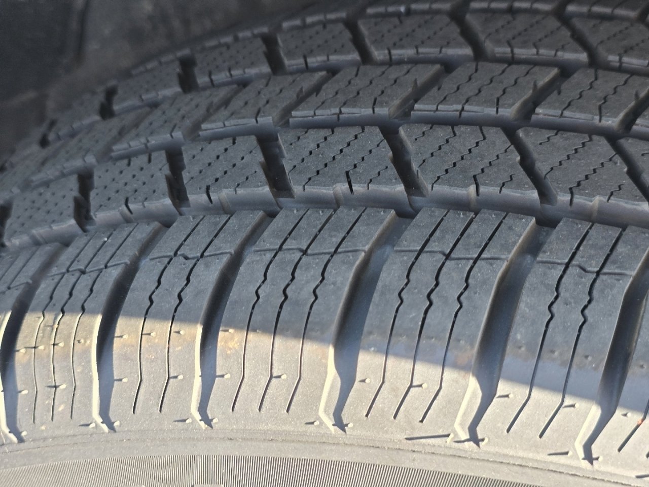 Used 2018 Toyota Highlander SE image 16