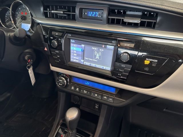 Used 2014 Toyota Corolla LE FWD image 15