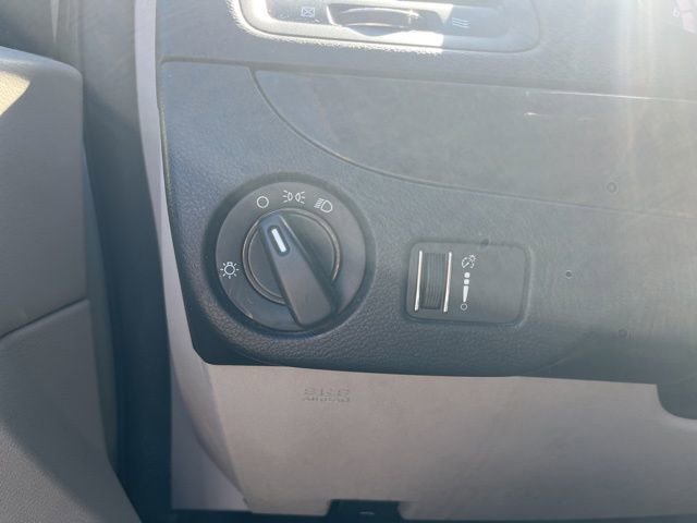 Used 2013 Dodge Grand Caravan SXT image 19