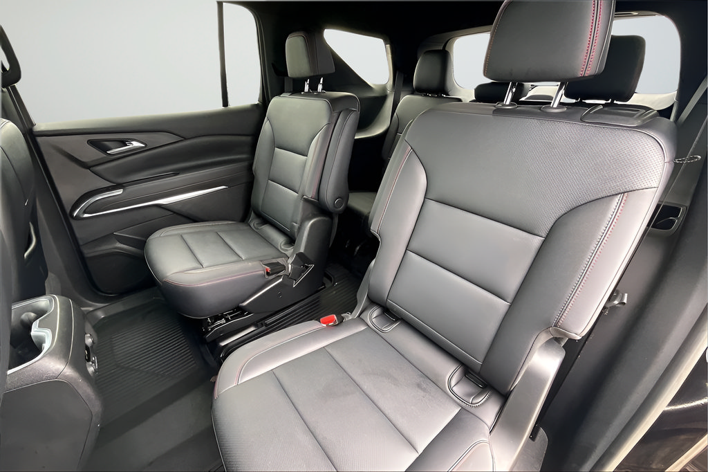 Used 2025 Chevrolet Traverse Z71 AWD/4WD image 19