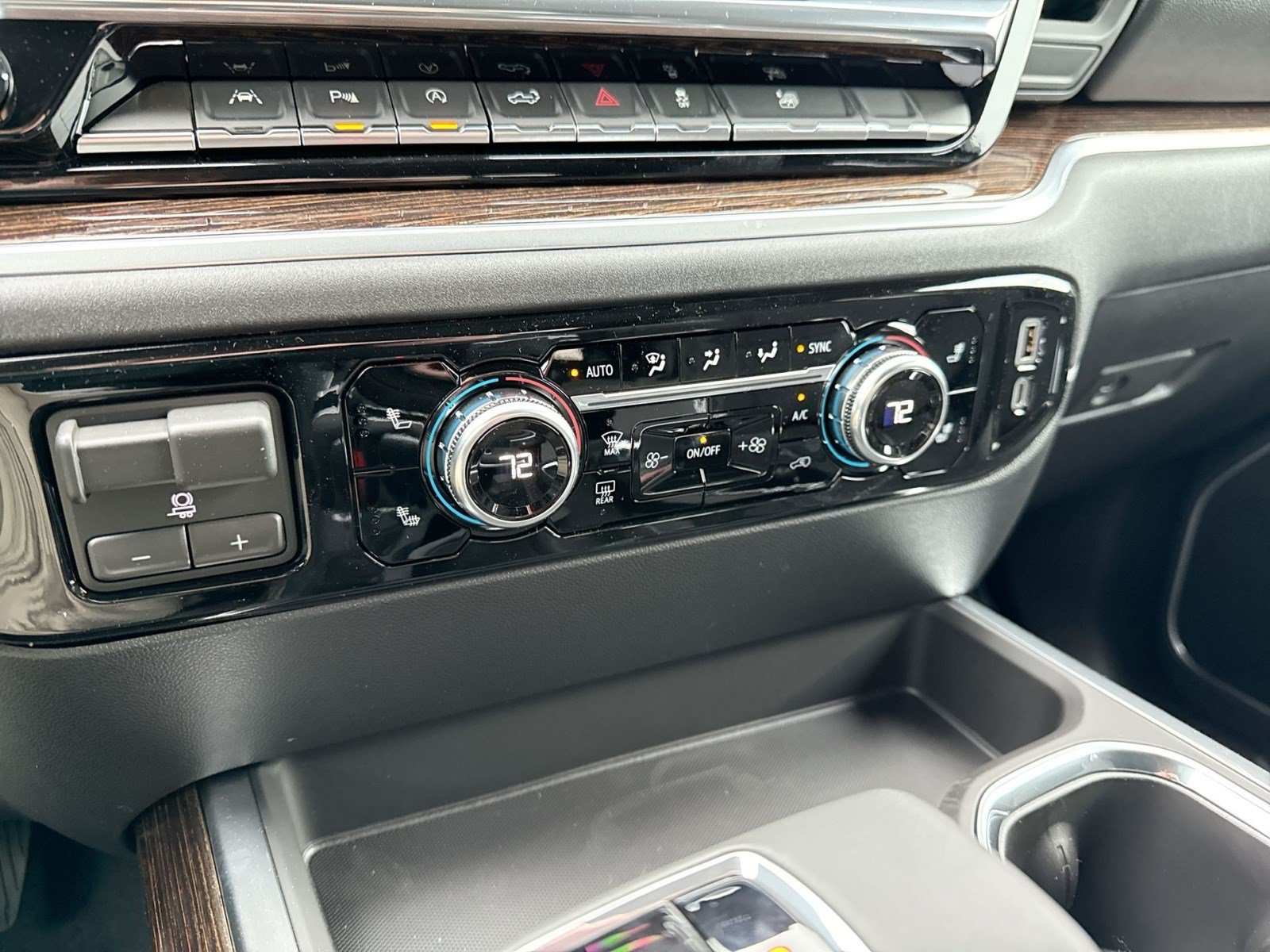 New 2026 GMC Sierra 1500 Elevation w/ Preferred Package AWD/4WD image 19