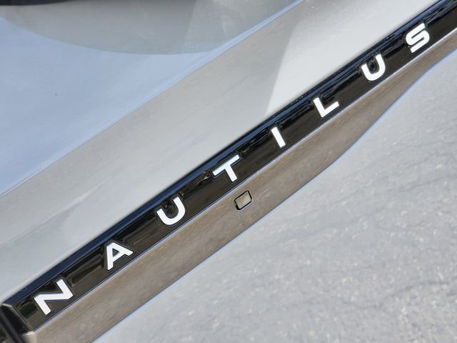 New 2026 Lincoln Nautilus Black Label w/ Jet Appearance Package AWD/4WD image 16