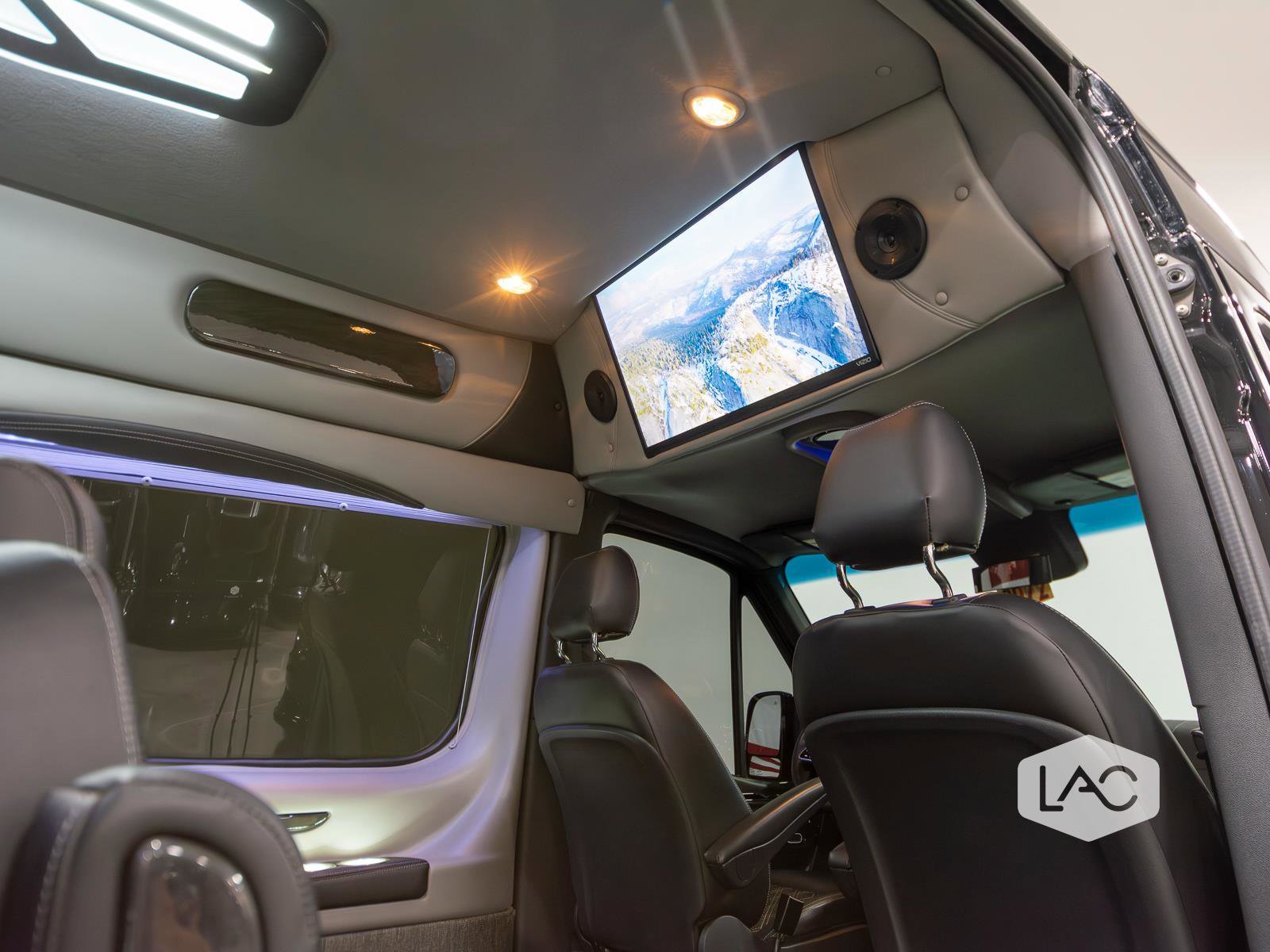 Used 2022 Mercedes-Benz Sprinter 2500 image 6