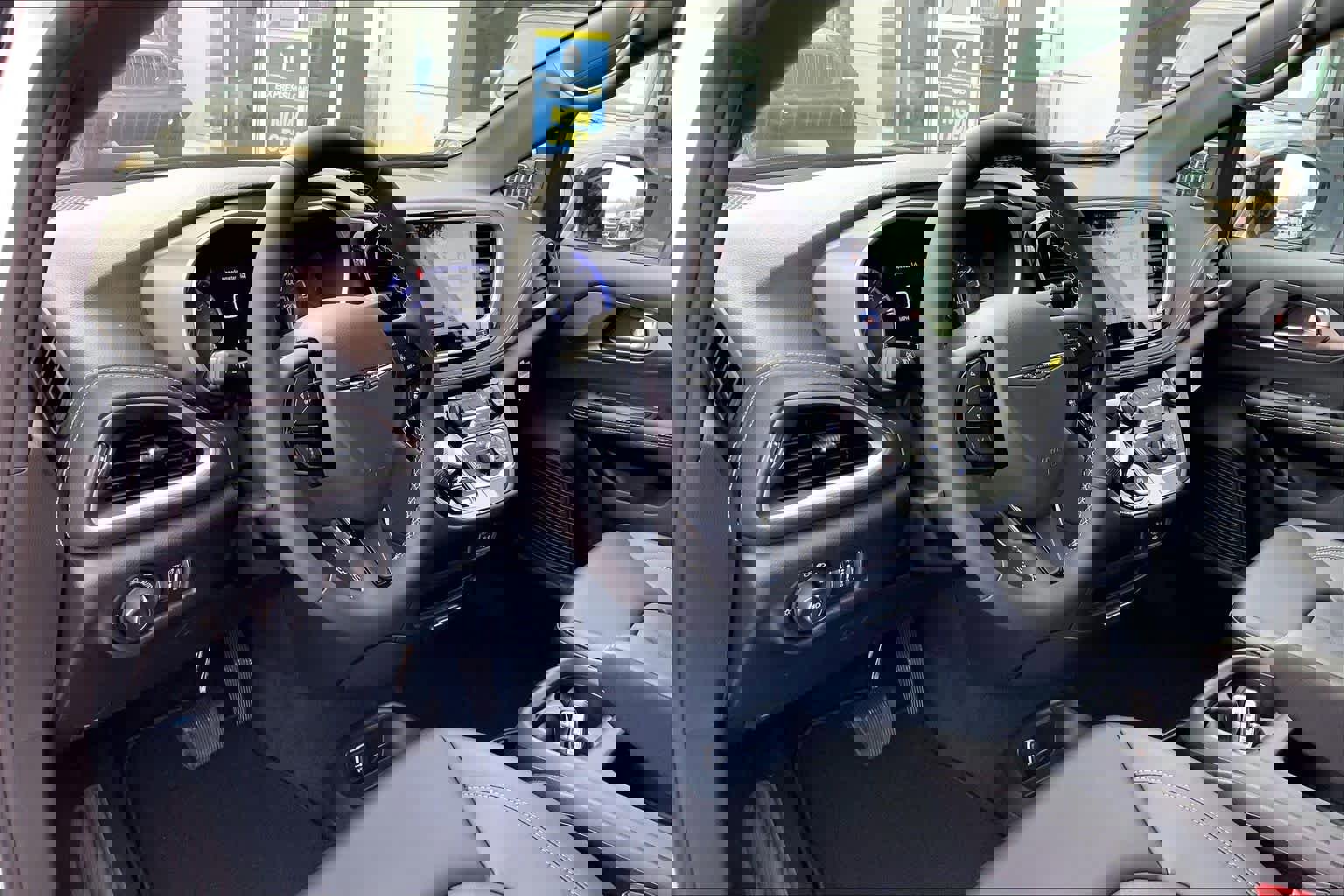 New 2026 Chrysler Pacifica Select w/ S Appearance Package image 8