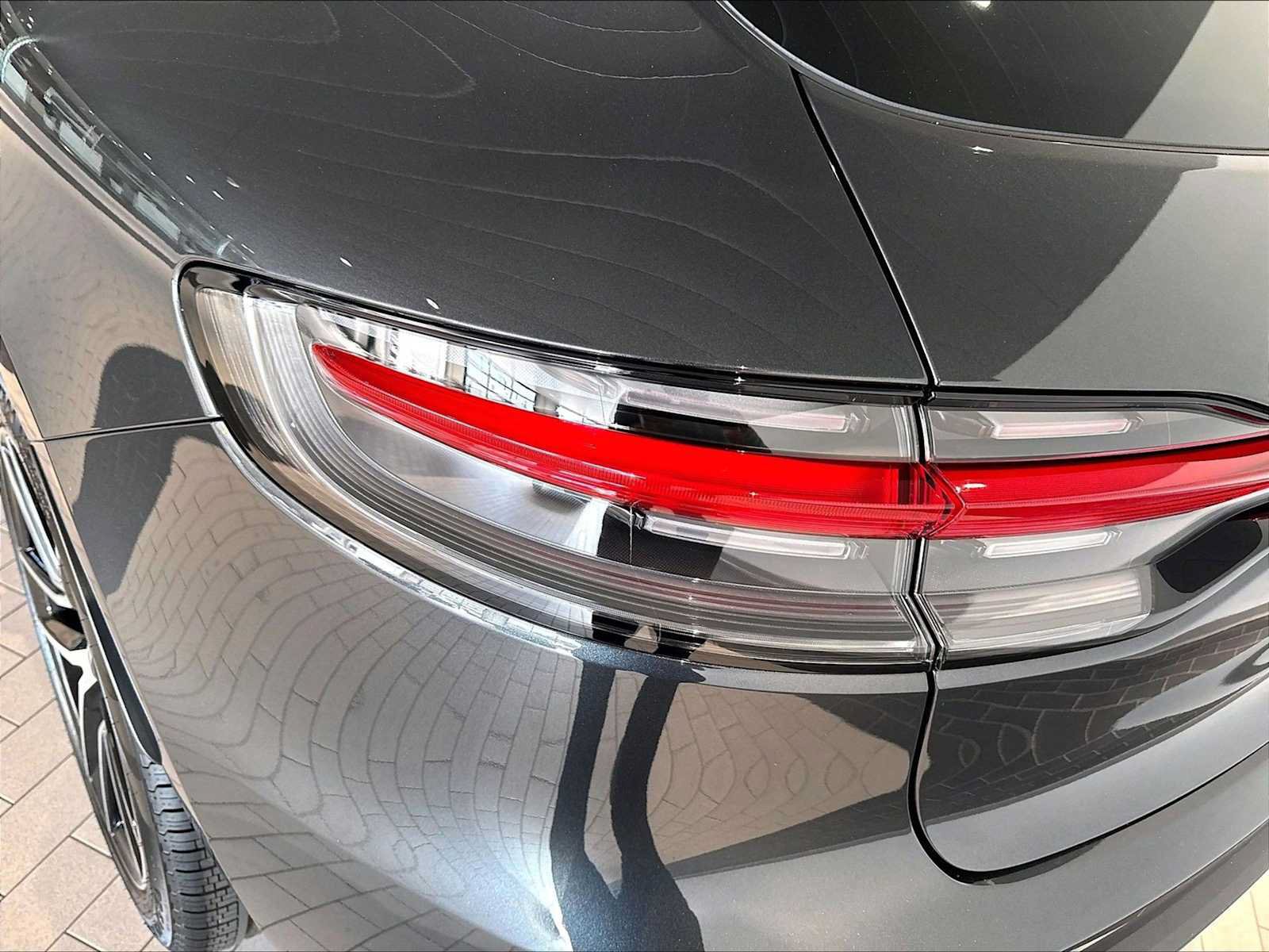 New 2026 Porsche Macan AWD/4WD image 30
