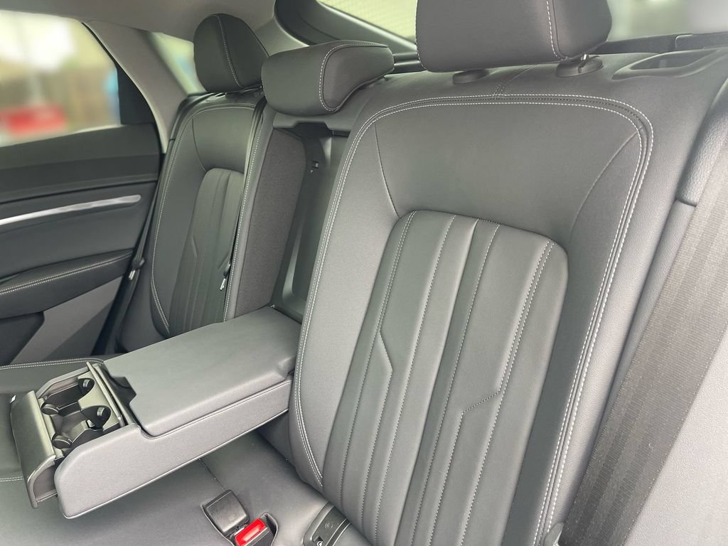 Used 2022 Audi e-tron Premium AWD/4WD image 23