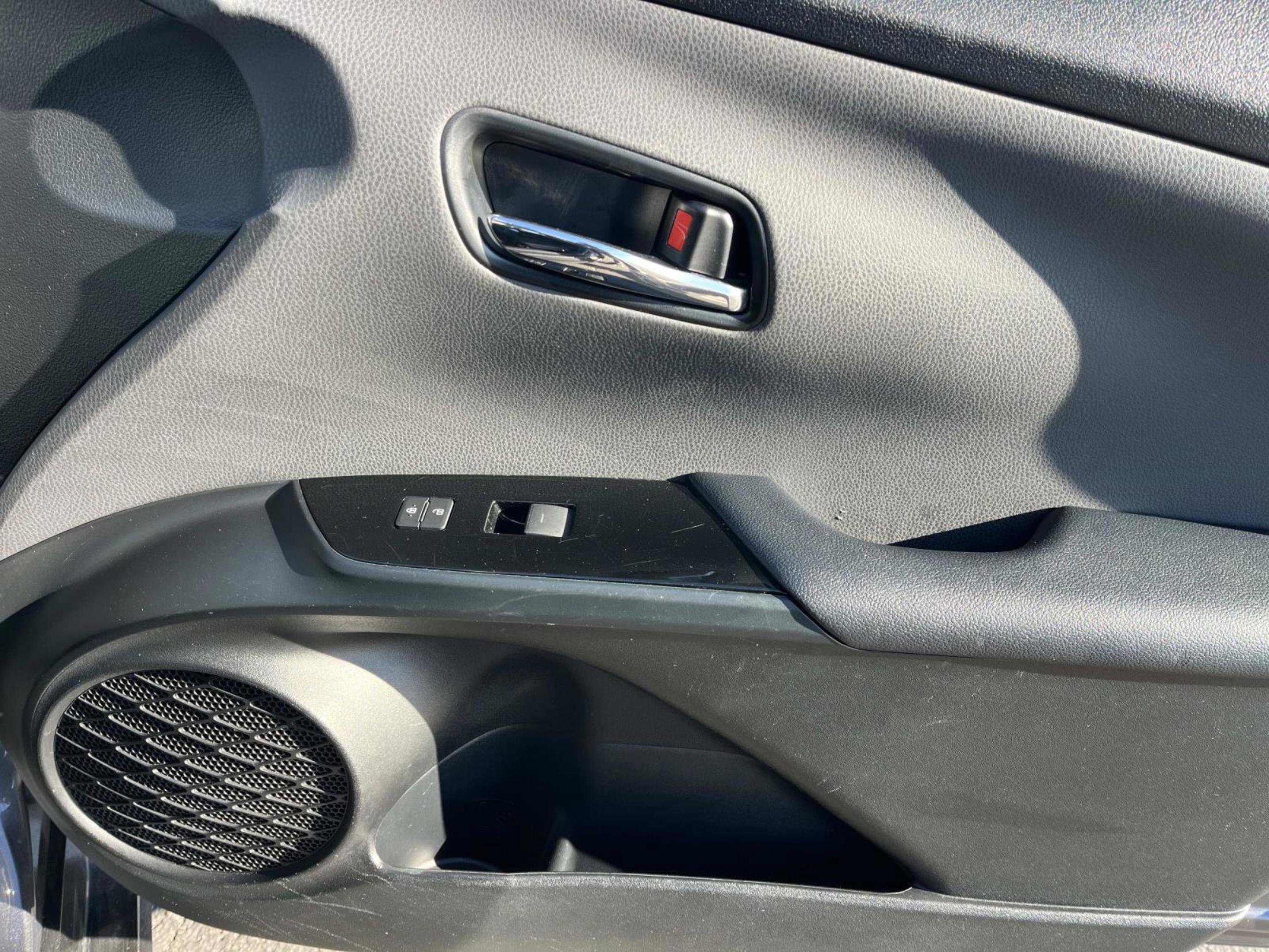 Used 2022 Toyota Prius L Eco image 24