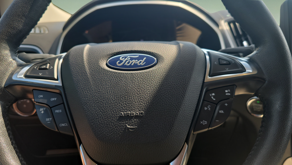 Used 2021 Ford Edge SEL w/ Convenience Package AWD/4WD image 17