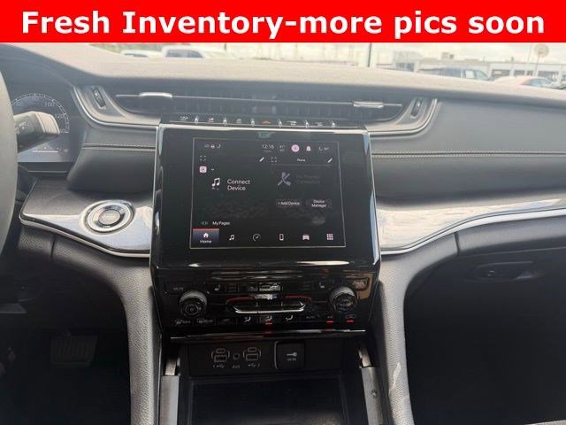 Used 2023 Jeep Grand Cherokee L Laredo RWD image 7