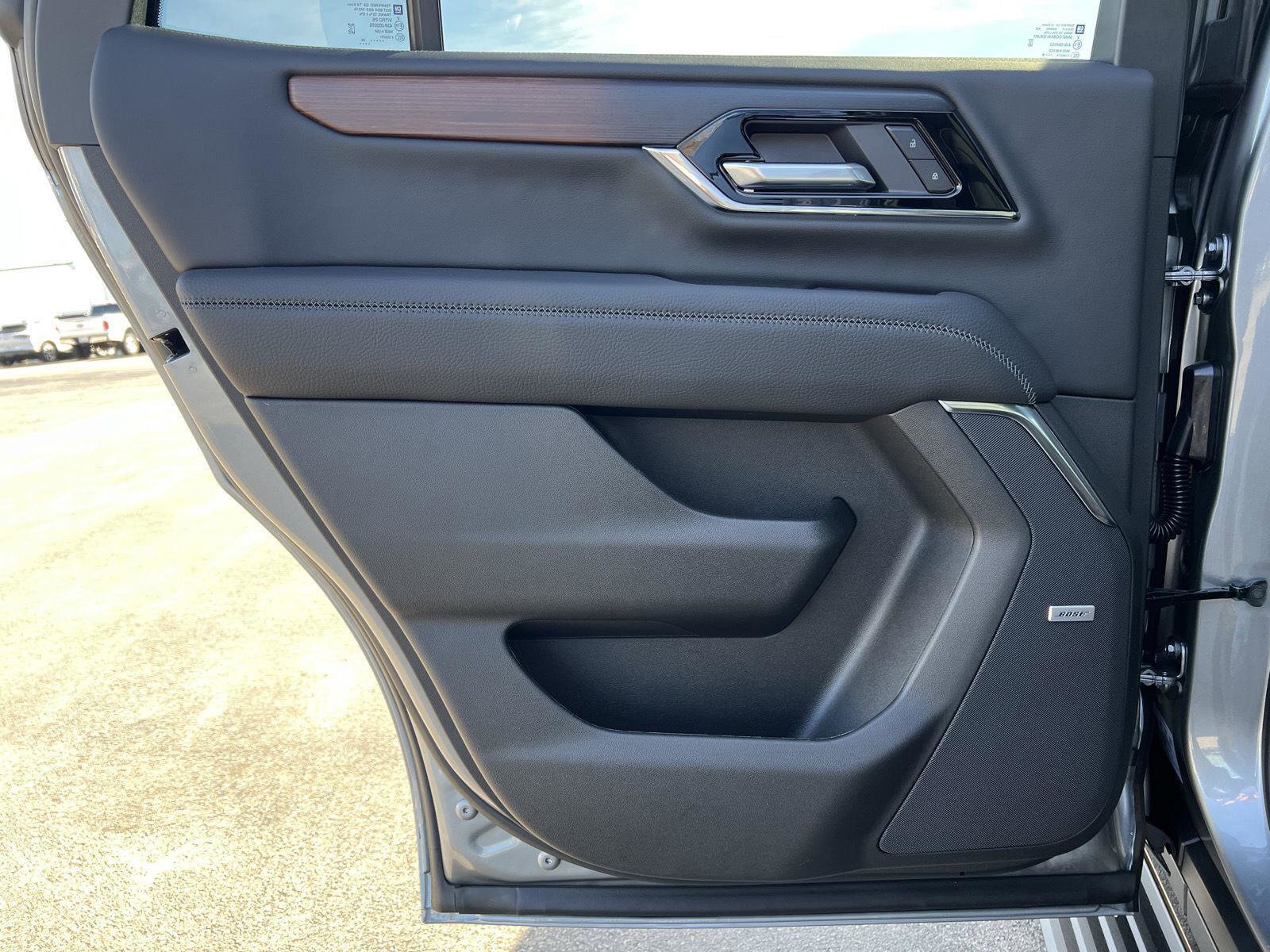 New 2026 GMC Yukon Denali w/ Sun & Power Step Package image 17