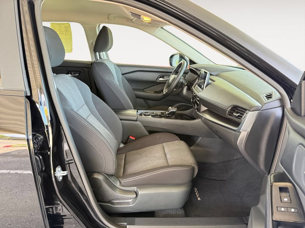Used 2026 Nissan Rogue SV AWD/4WD image 15