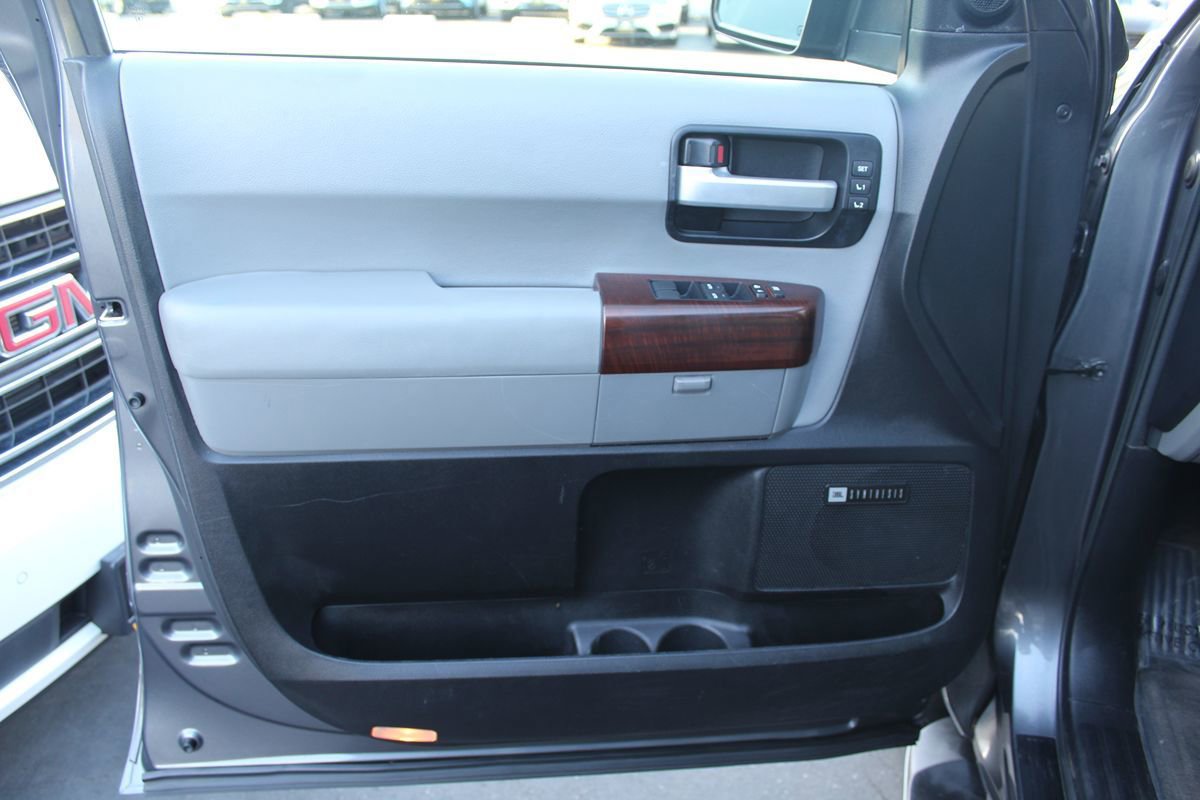 Used 2014 Toyota Sequoia Platinum AWD/4WD image 17