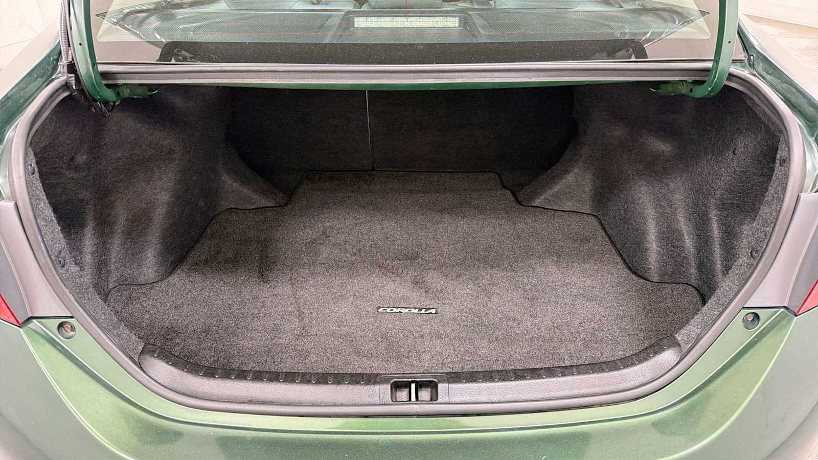 Used 2014 Toyota Corolla LE FWD image 26