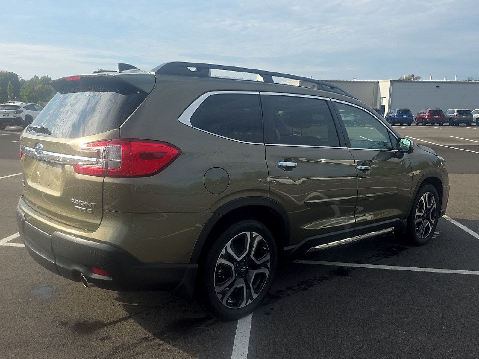 Used 2023 Subaru Ascent Touring AWD/4WD image 4
