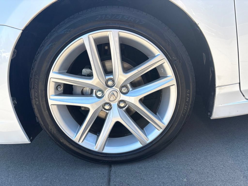 Used 2015 Lexus CT 200h w/ Navigation Package FWD image 11