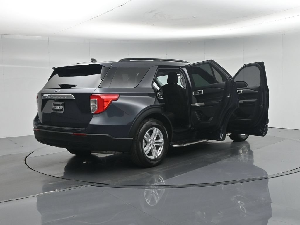 Certified 2022 Ford Explorer XLT RWD image 35