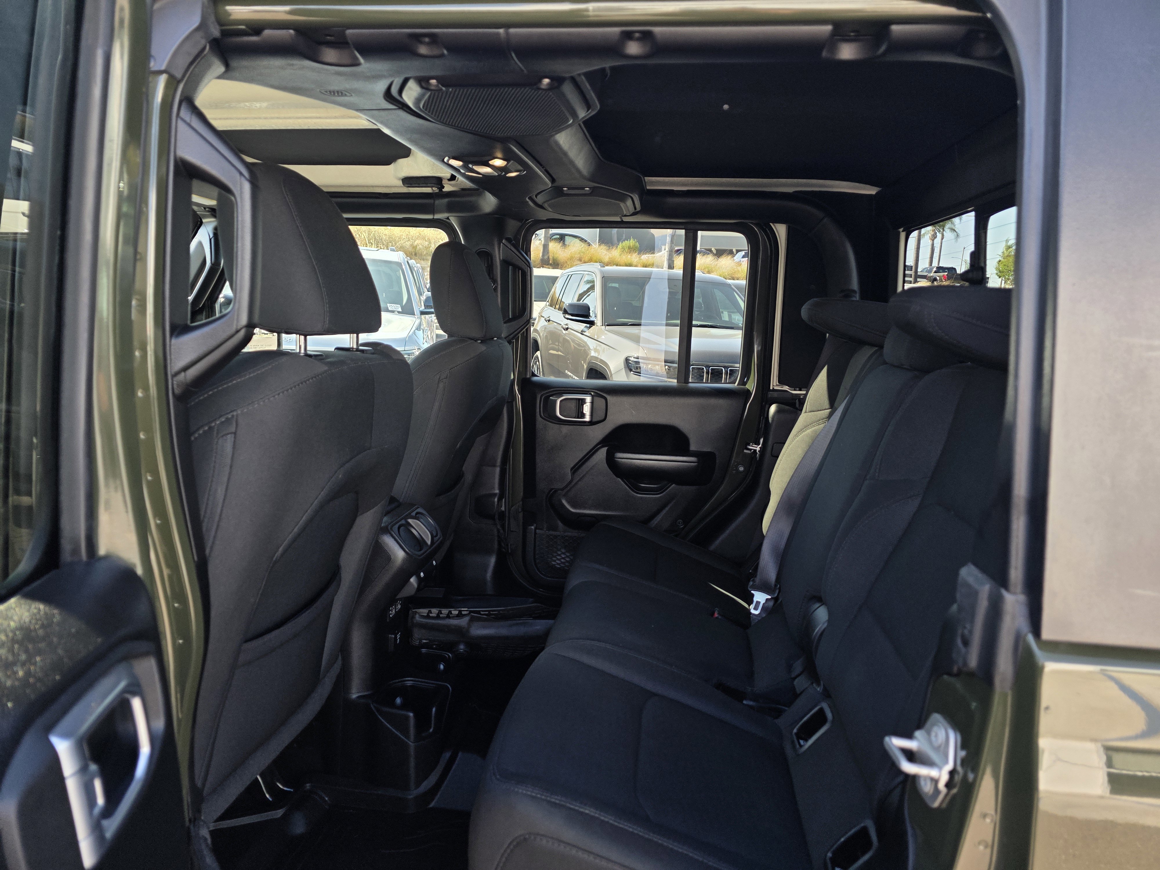 Certified 2021 Jeep Gladiator Willys image 17