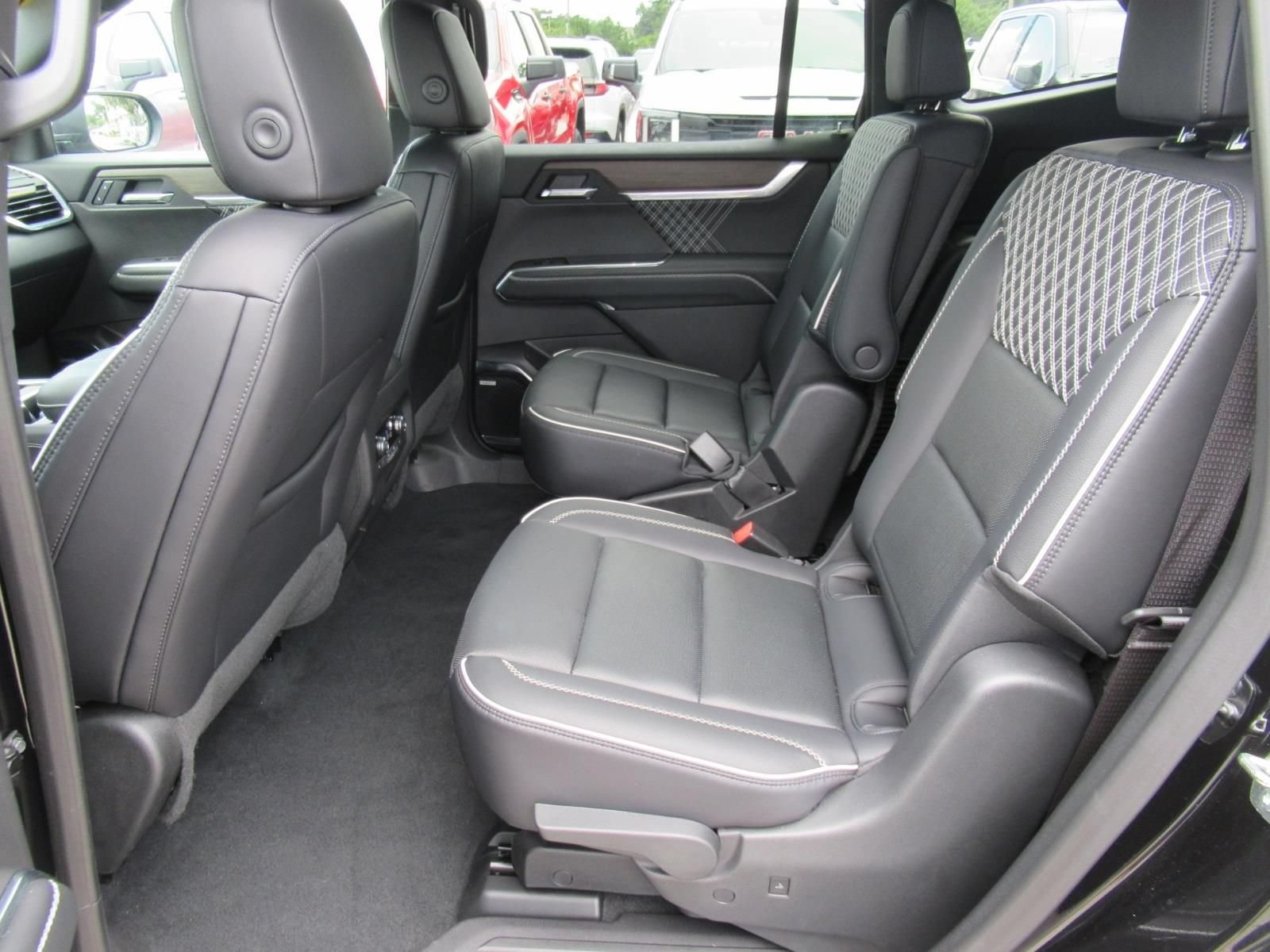 Used 2025 GMC Acadia Denali FWD image 35