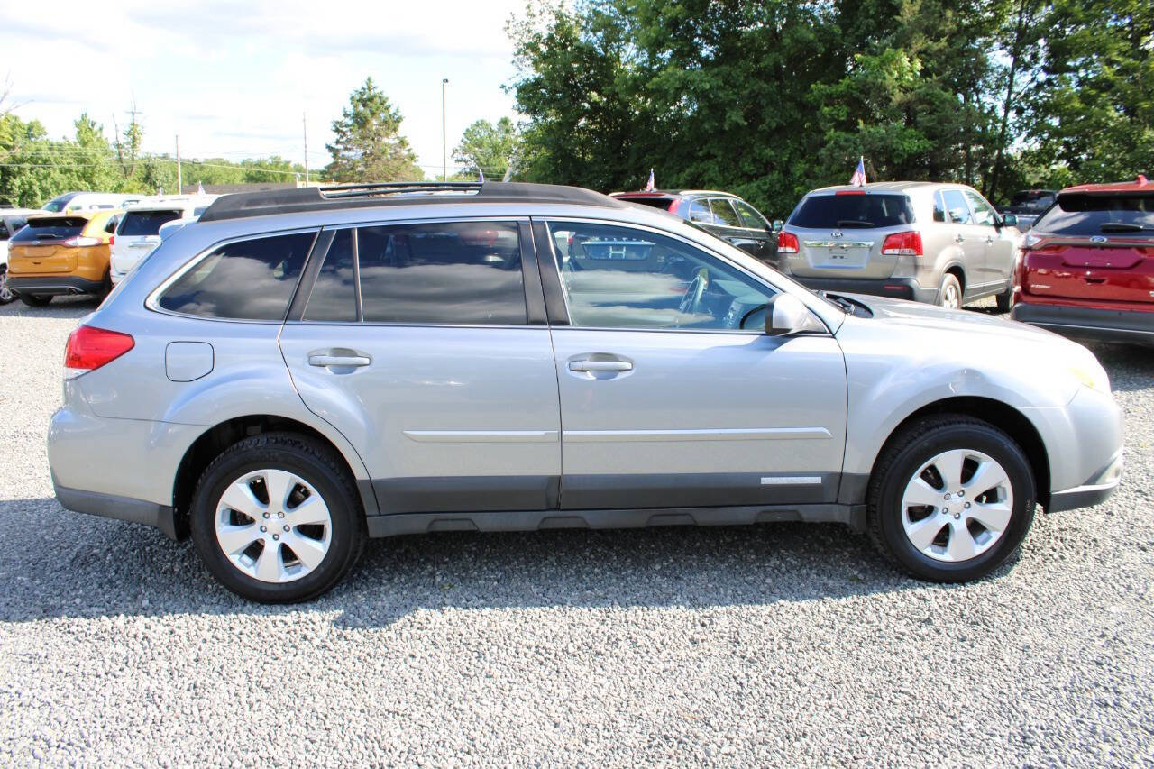 Used 2011 Subaru Outback 2.5i Premium w/ All-Weather Pkg AWD/4WD image 6