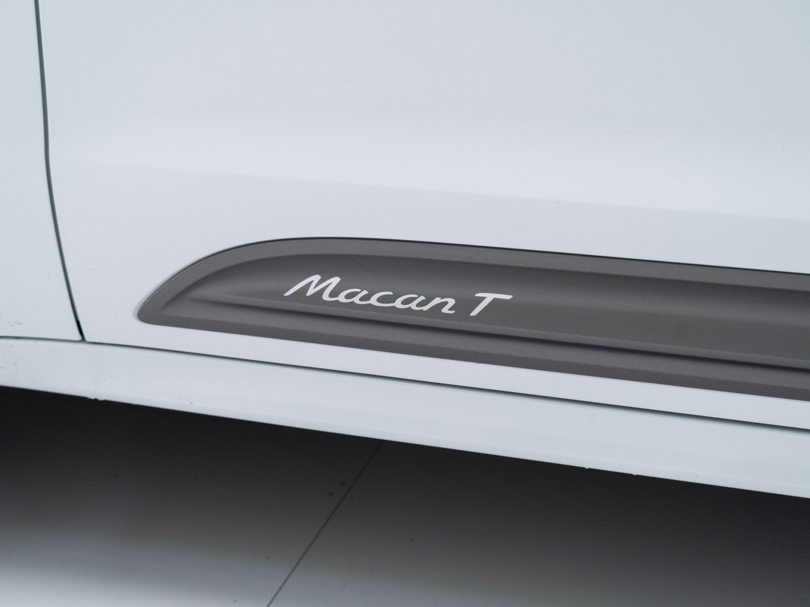 New 2026 Porsche Macan image 13