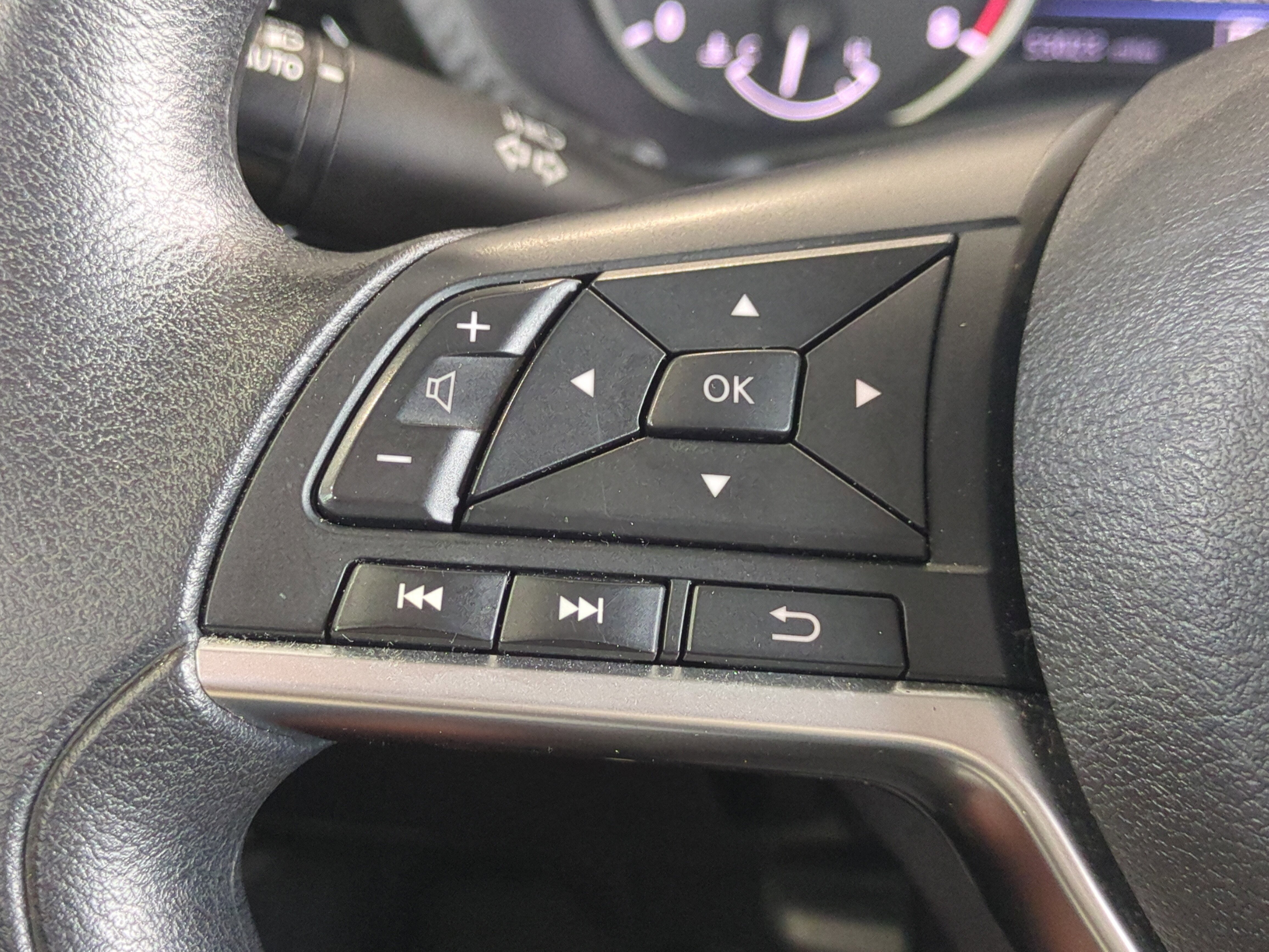 Used 2024 Nissan Sentra SV image 26