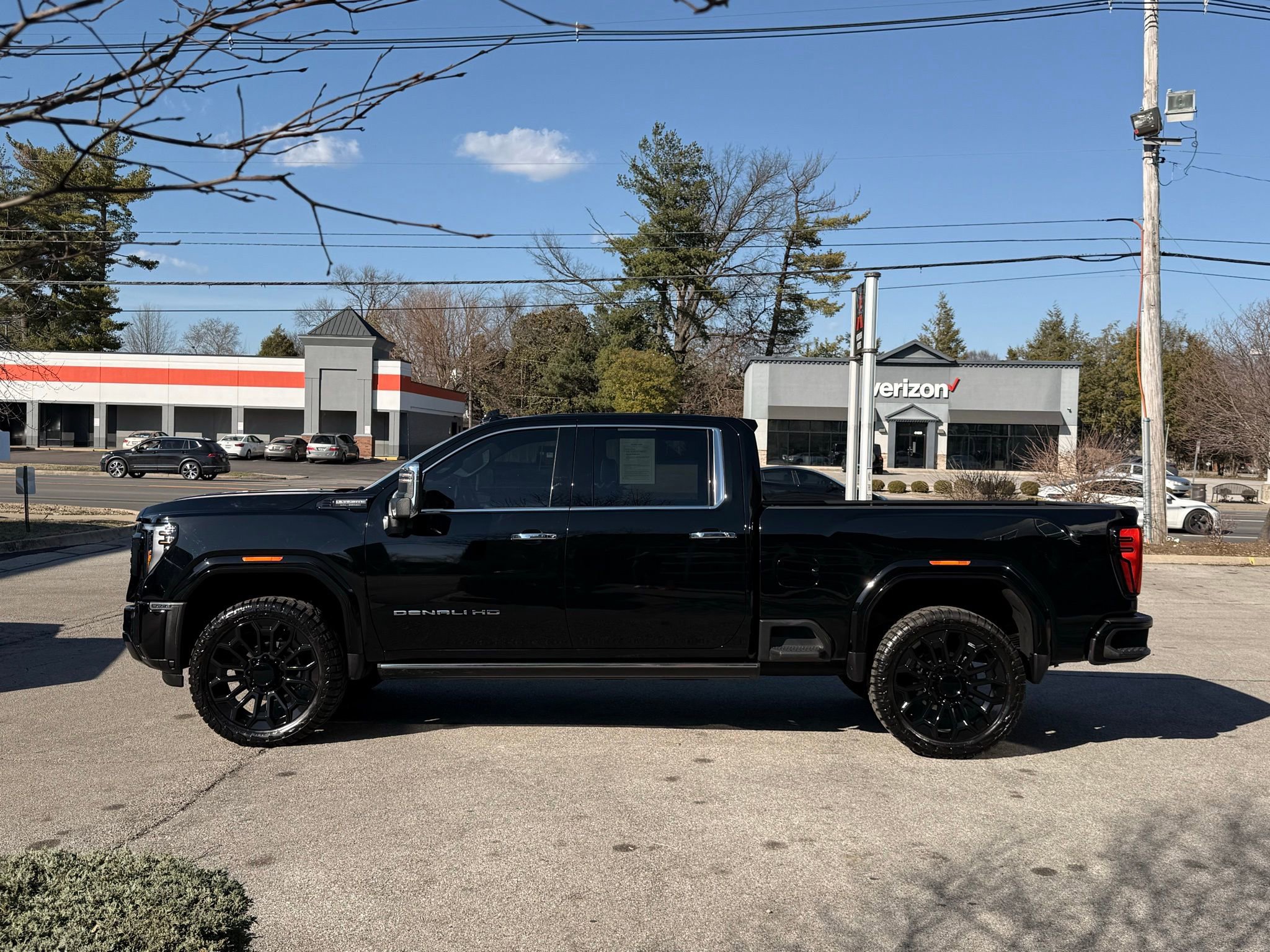 Used 2025 GMC Sierra 2500 Denali Ultimate image 2