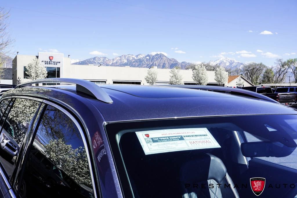 Used 2025 Volkswagen Atlas SEL Premium R-Line image 7