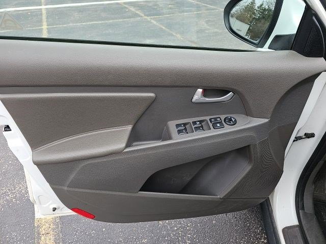 Used 2015 Kia Sportage LX image 19