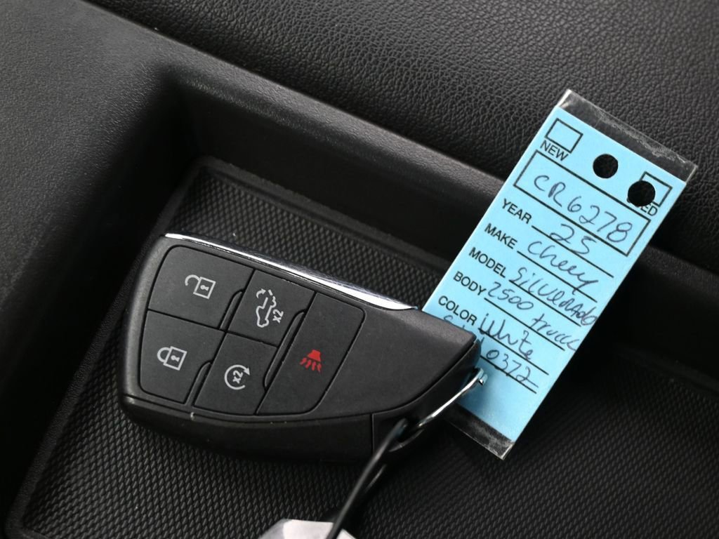 Used 2025 Chevrolet Silverado 2500 LT w/ Convenience Package image 29