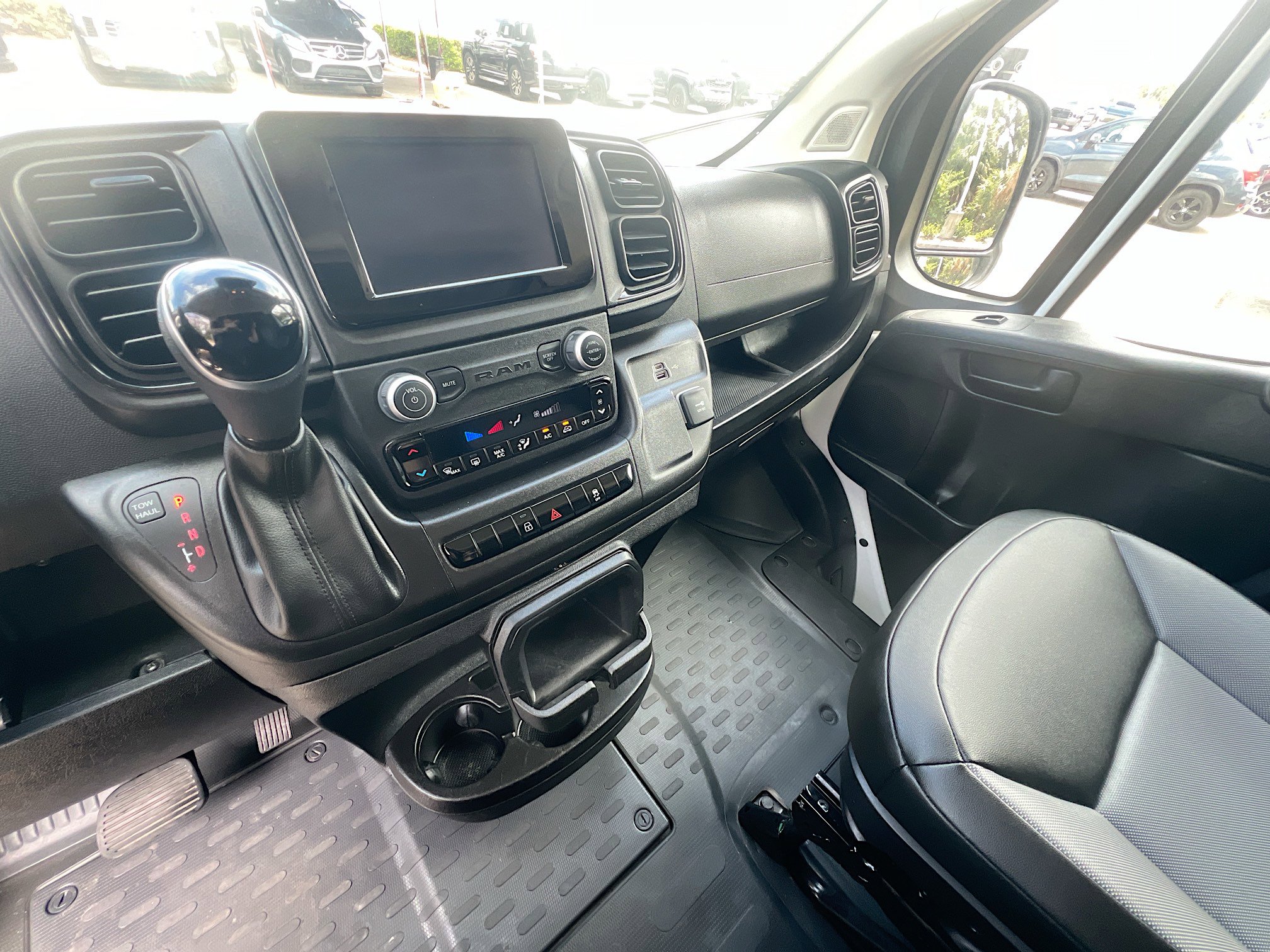 Used 2025 RAM ProMaster 2500 w/ Convenience Group image 26