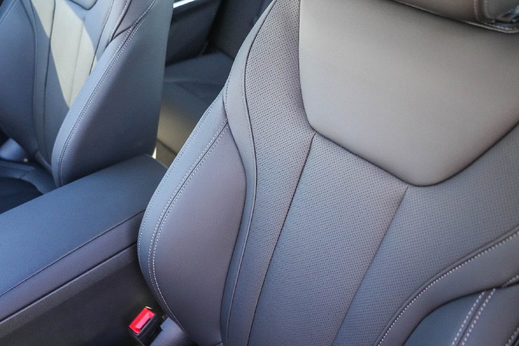New 2026 BMW 330i Sedan w/ Convenience Package RWD image 25